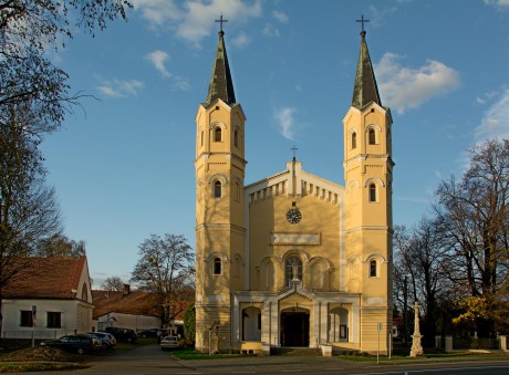 Kostelík u zámku